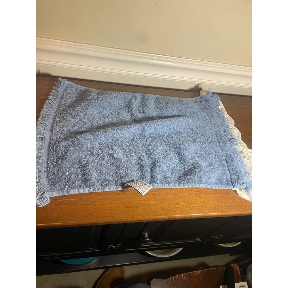 Vintage Fieldcrest Lustre Blue Cotton Hand Towel White Lace Ruffle Trim Fringe